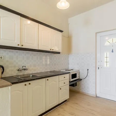 Apartament Nikos Seaside 4 *