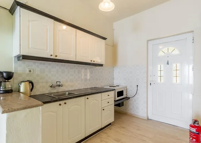 Apartment Nikos Seaside 4 *