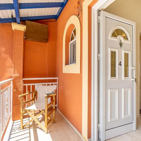 Апартаменты Nikos Seaside 4 Agia Pelagia Chlomou