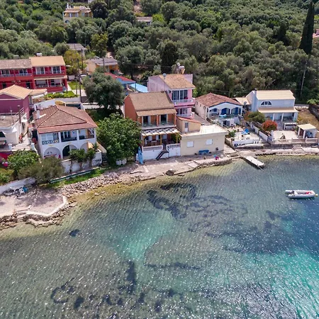 Nikos Seaside 4 Апартаменты