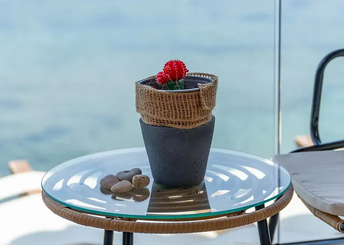 Nikos Seaside 4 Апартаменты *